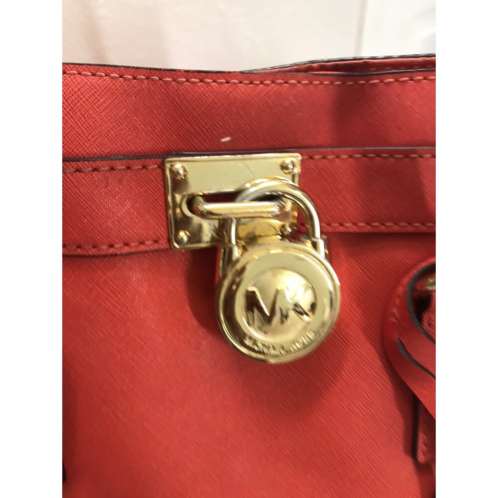 MICHAEL KORS Riley Optic RED LOCK Charm Leather Lg Satchel Chain Crossbody Bag - Picture 3 of 15